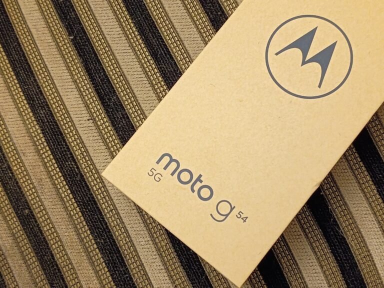 Motorola's Flagship Killer: Speed & Magnetic Charging