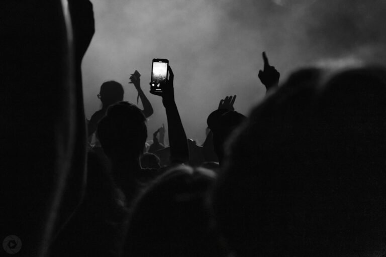 Phone-Free Parties: Why Camera Anxiety is Changing Young Adult Fun
