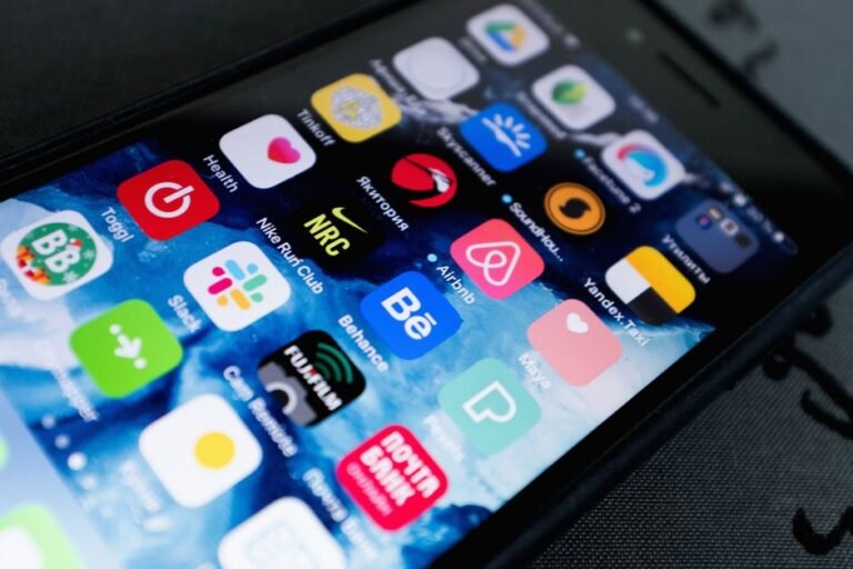 Vibecoded Apps Plague App Store: Users Fed Up