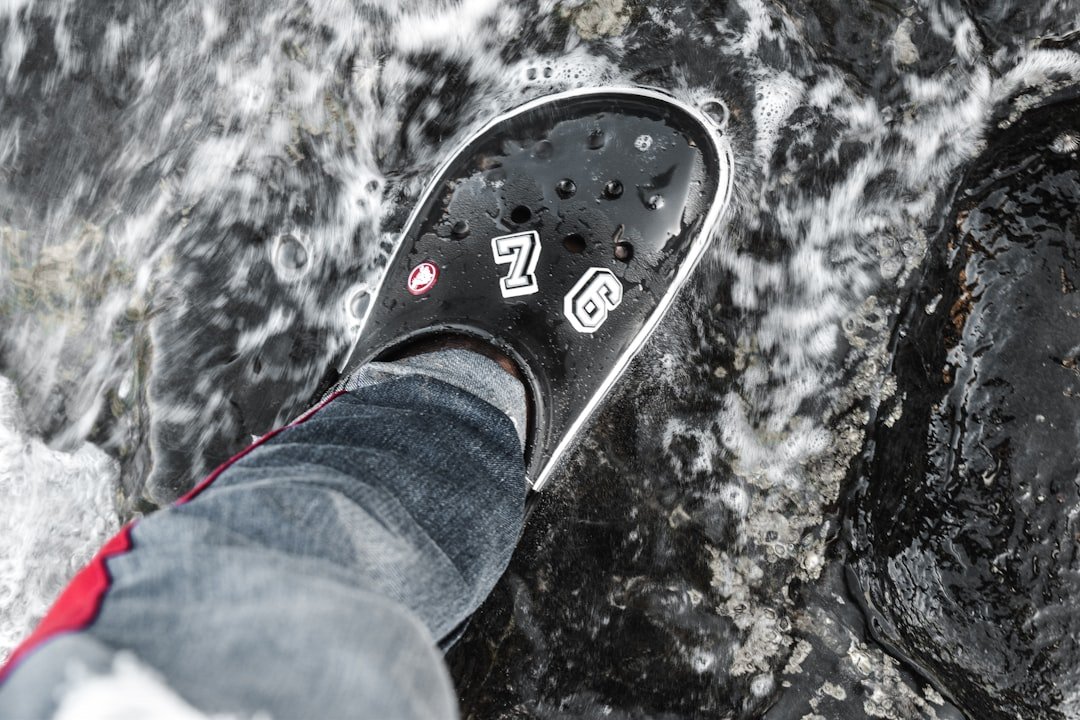 Crocs Fleece Clogs: $17.25 Amazon Deal! Grab Yours Now!