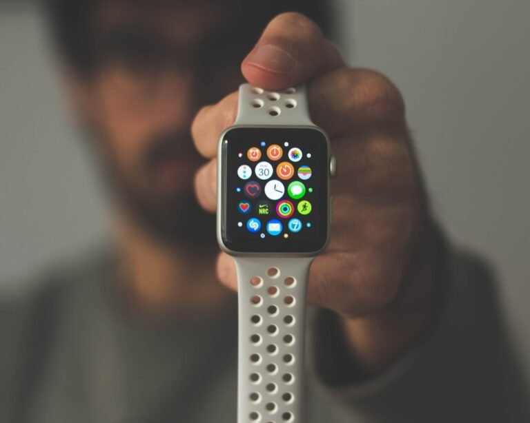 Tech News: Apple’s smartwatches will look the same for at least another year, or two